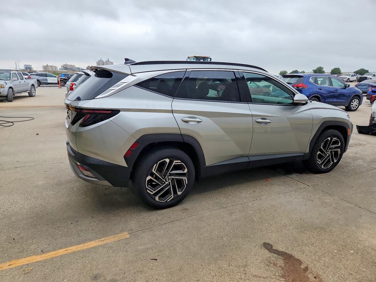 2026 HYUNDAI TUCSON LIMITED photo 3