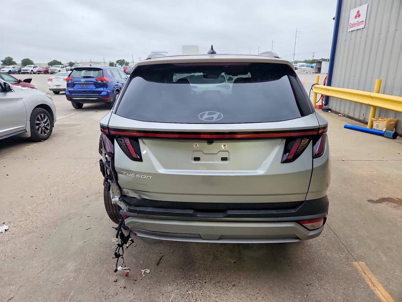 2026 HYUNDAI TUCSON LIMITED photo 6