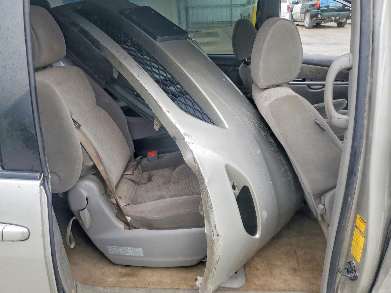 2009 TOYOTA SIENNA LE 7-PASSENGER photo 11