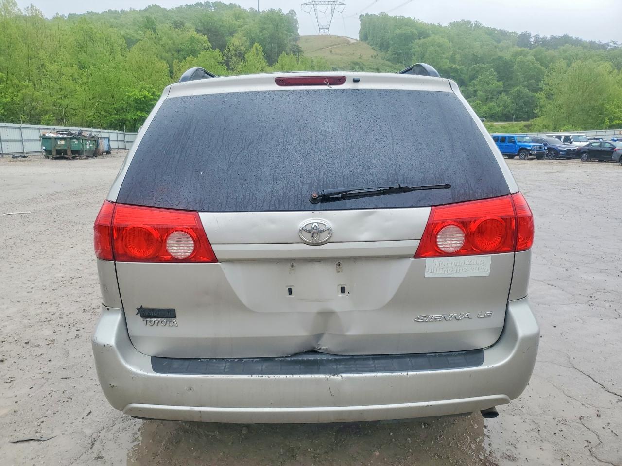 2009 TOYOTA SIENNA LE 7-PASSENGER photo 6