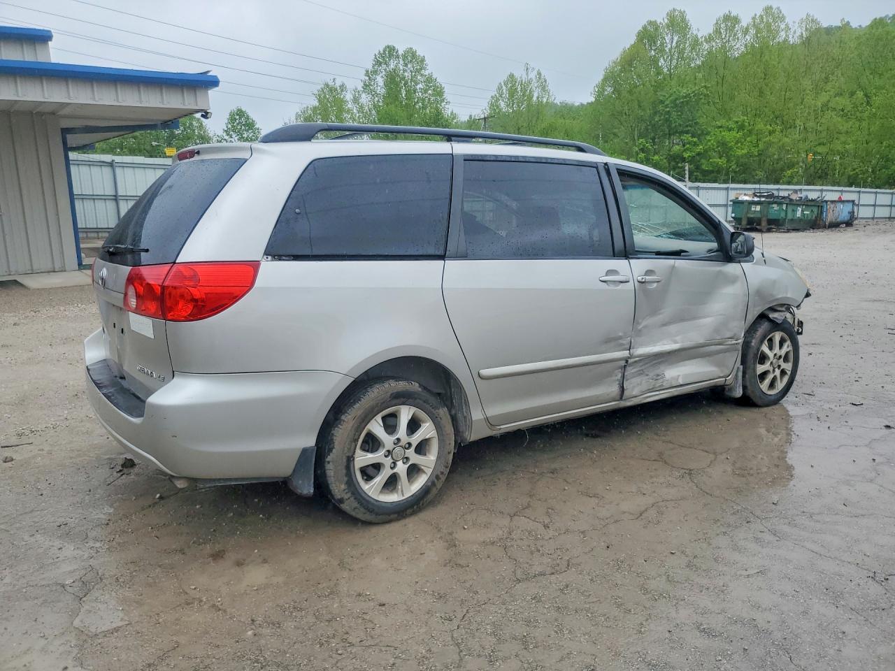 2009 TOYOTA SIENNA LE 7-PASSENGER photo 3