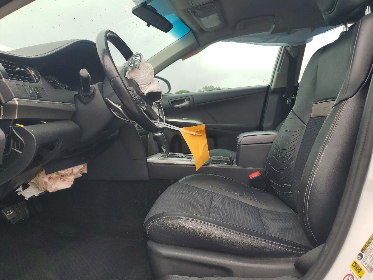 2012 TOYOTA CAMRY SE photo 19
