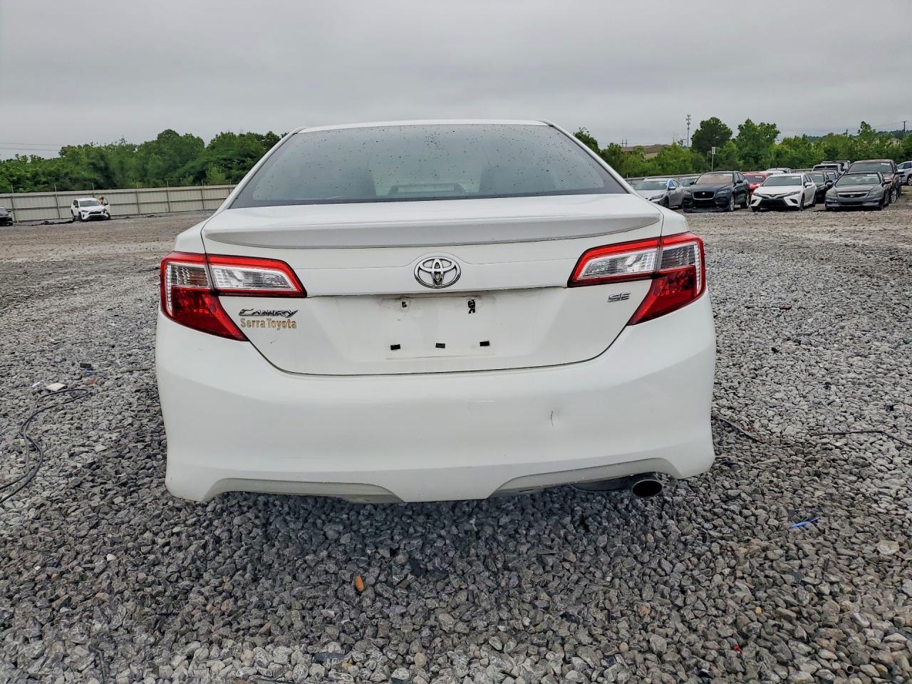 2012 TOYOTA CAMRY SE photo 16