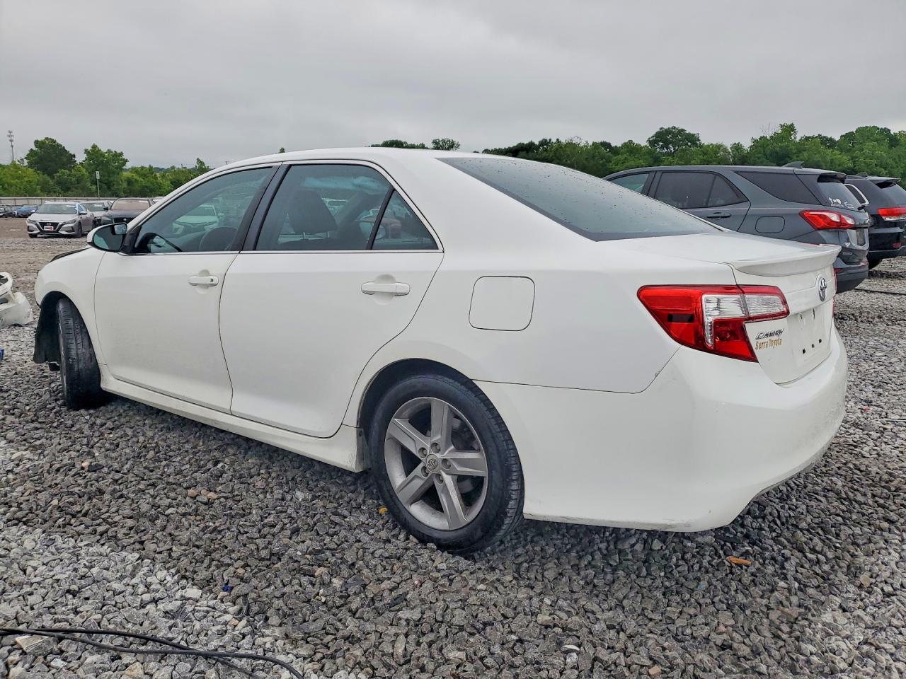 2012 TOYOTA CAMRY SE photo 4