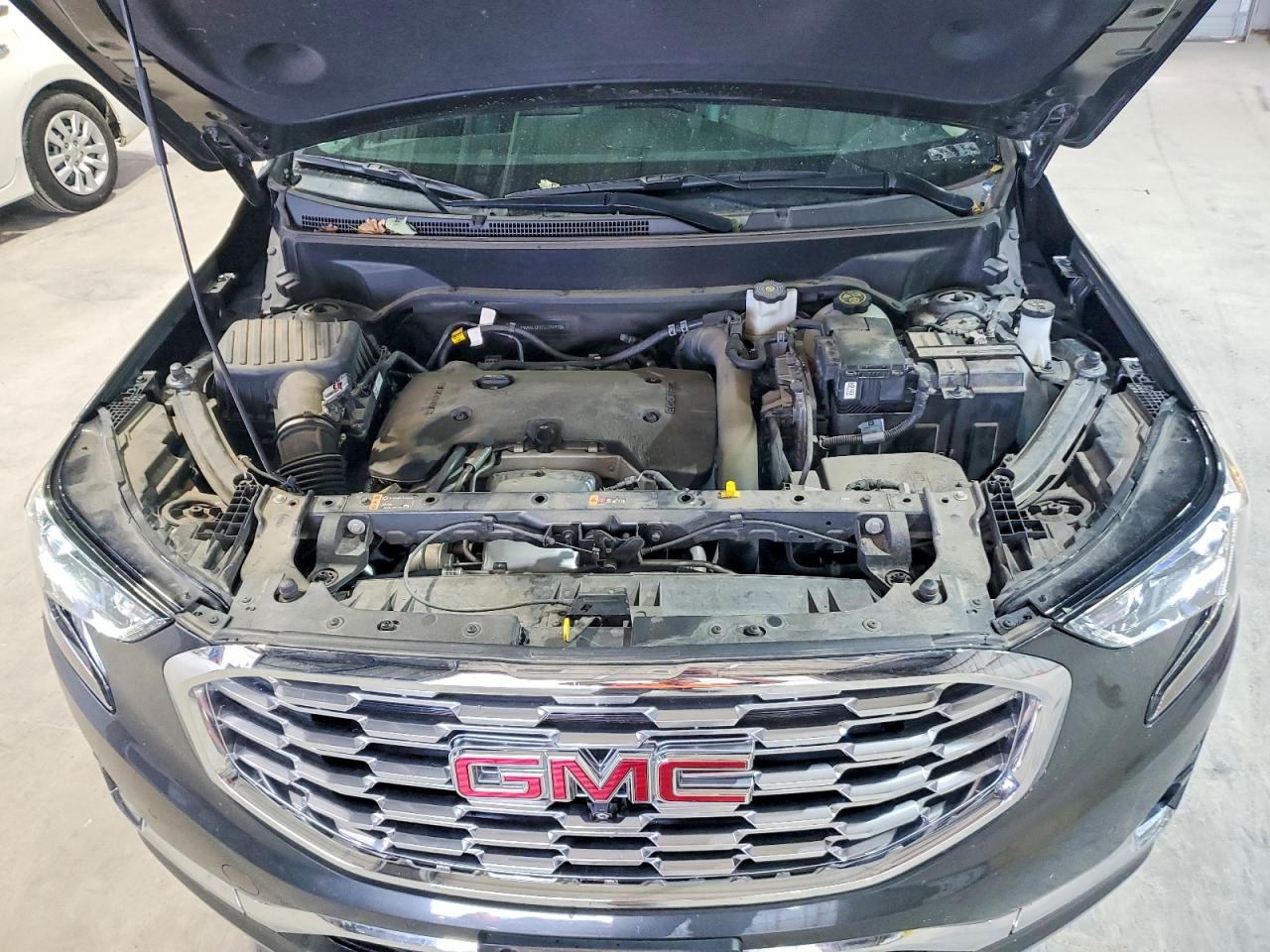 2020 GMC TERRAIN DENALI photo 12