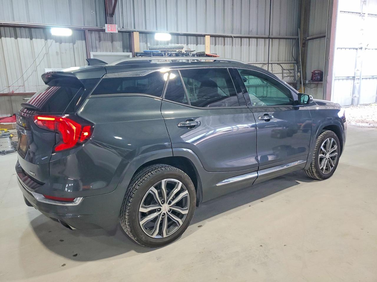 2020 GMC TERRAIN DENALI photo 3