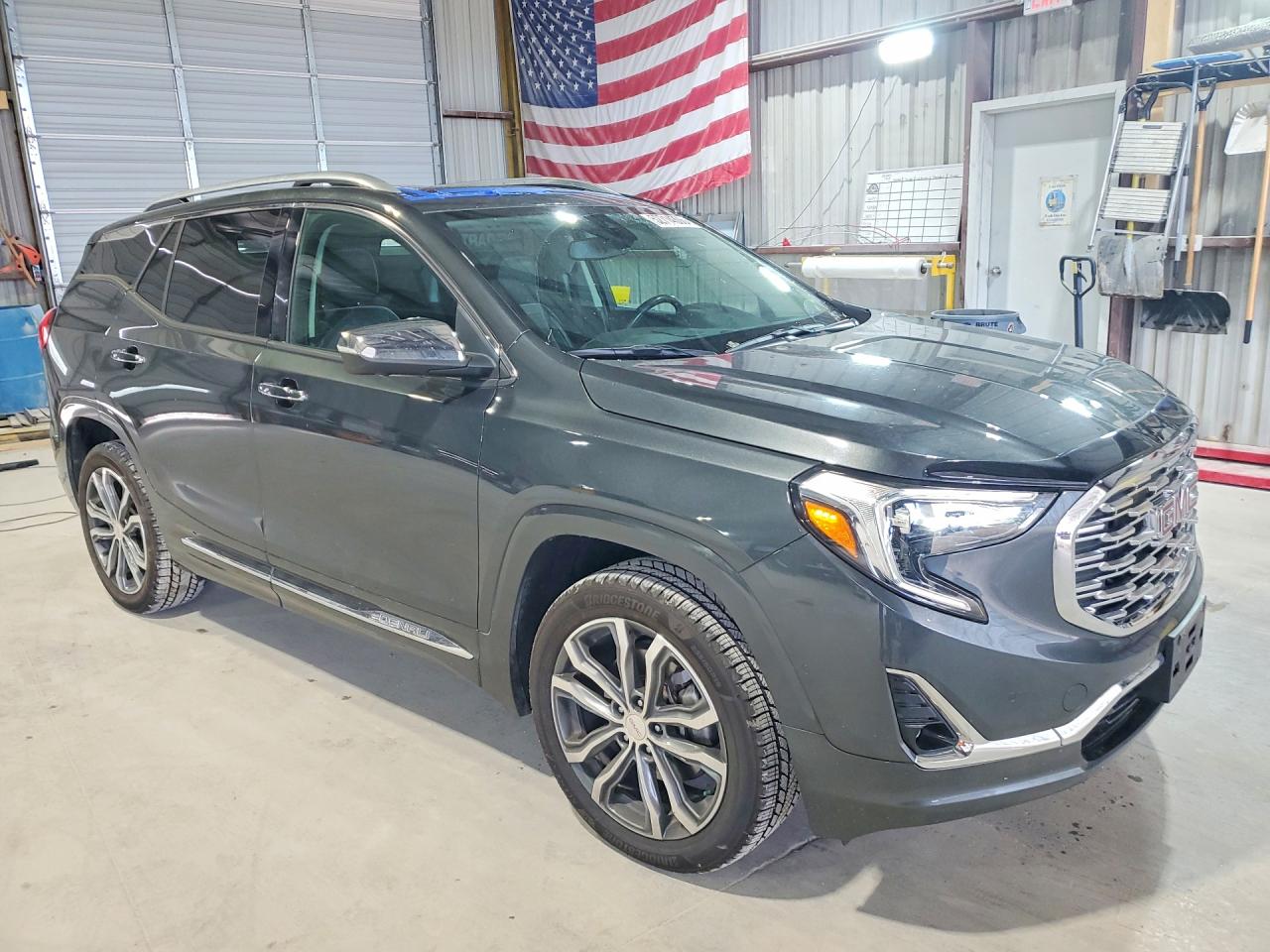 2020 GMC TERRAIN DENALI photo 4