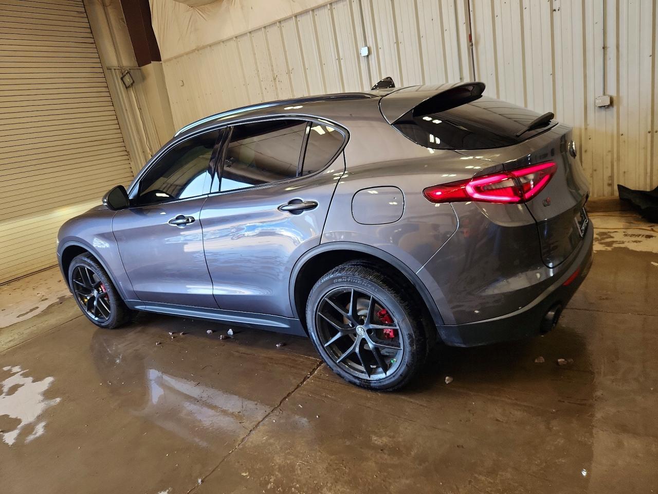 2020 ALFA ROMEO STELVIO photo 4