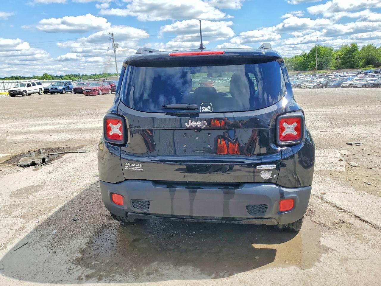 2017 JEEP RENEGADE LATITUDE photo 11