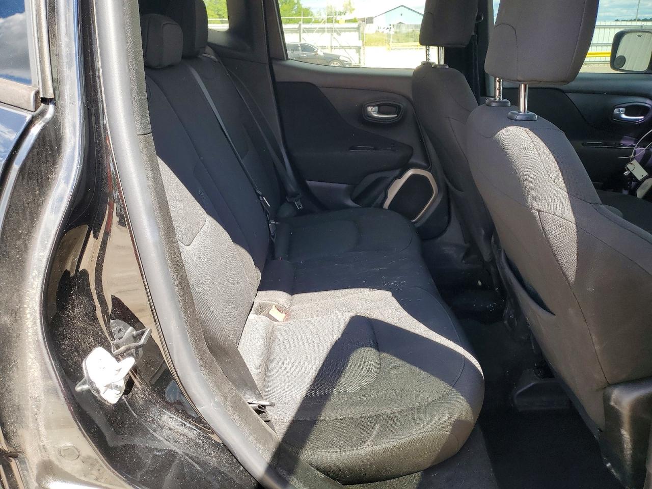 2017 JEEP RENEGADE LATITUDE photo 21