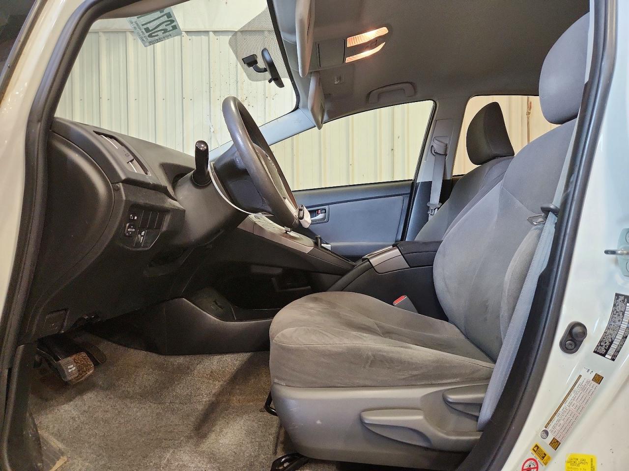 2015 TOYOTA PRIUS THREE photo 19