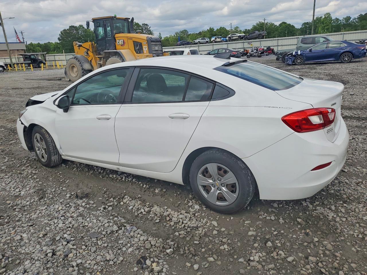 2017 CHEVROLET CRUZE LS photo 3