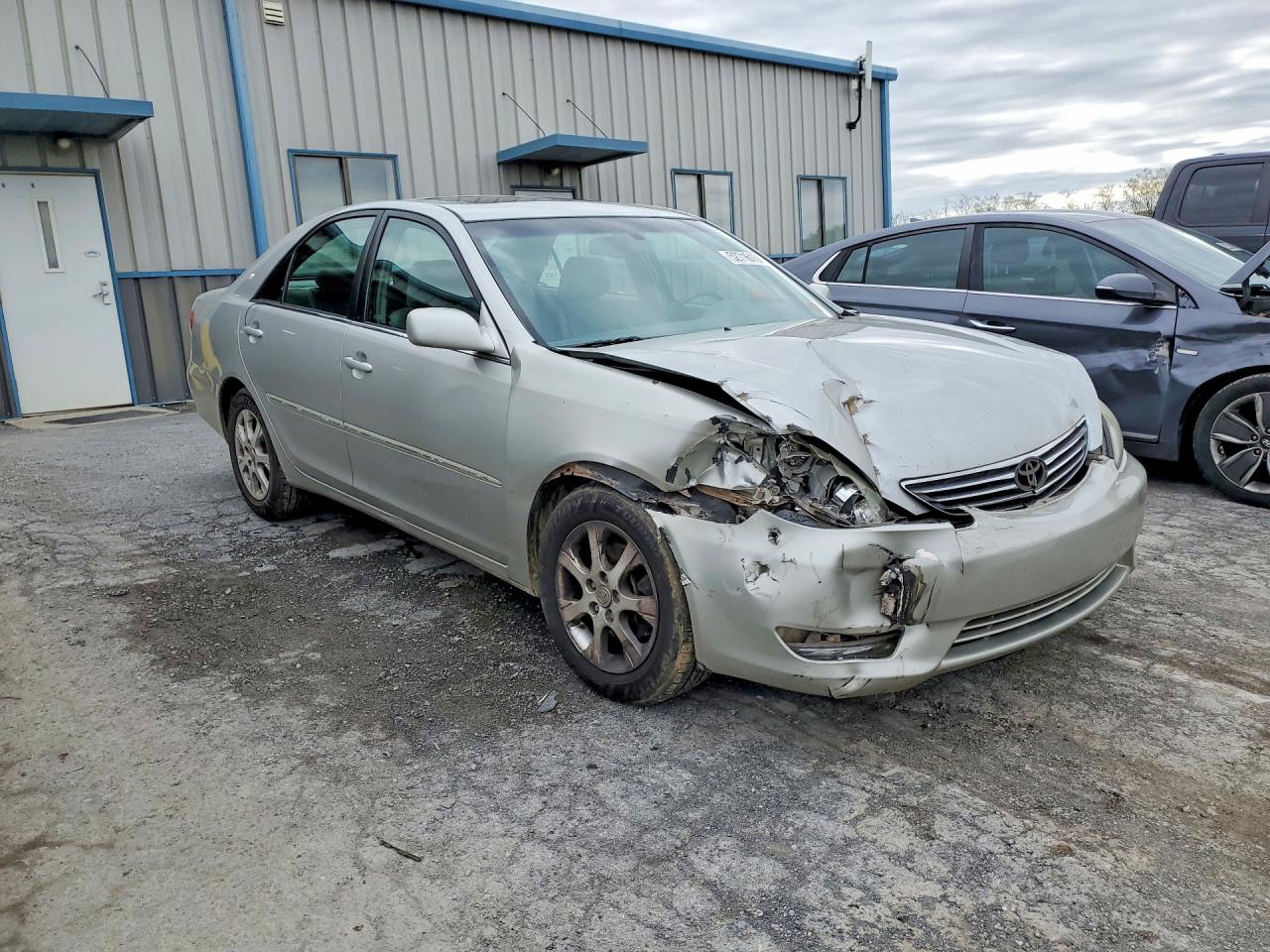 2005 TOYOTA CAMRY XLE V6 photo 7