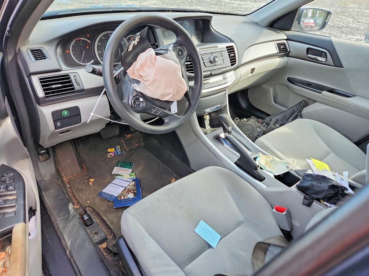 2013 HONDA ACCORD LX photo 22