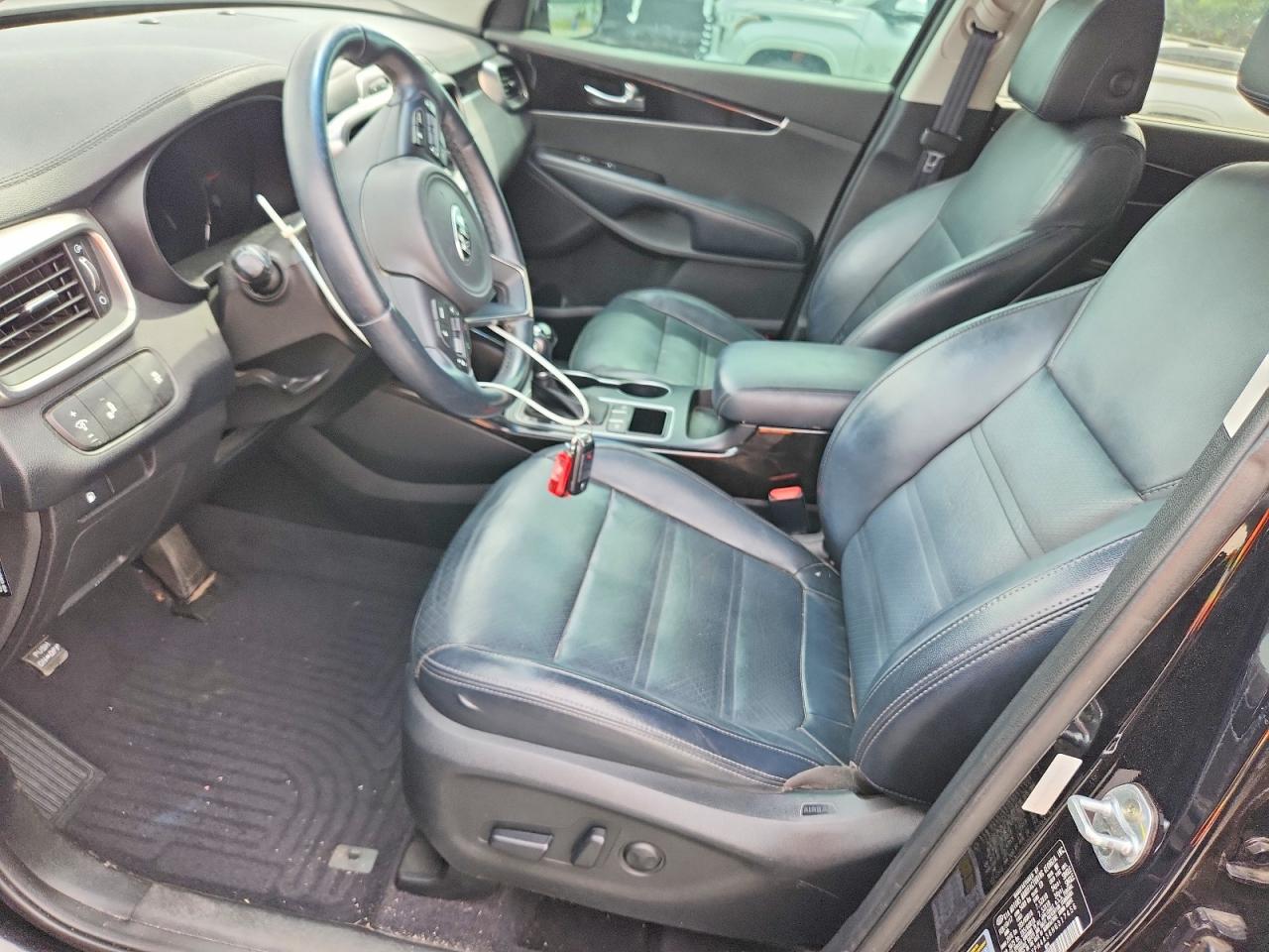 2017 KIA SORENTO EX photo 19