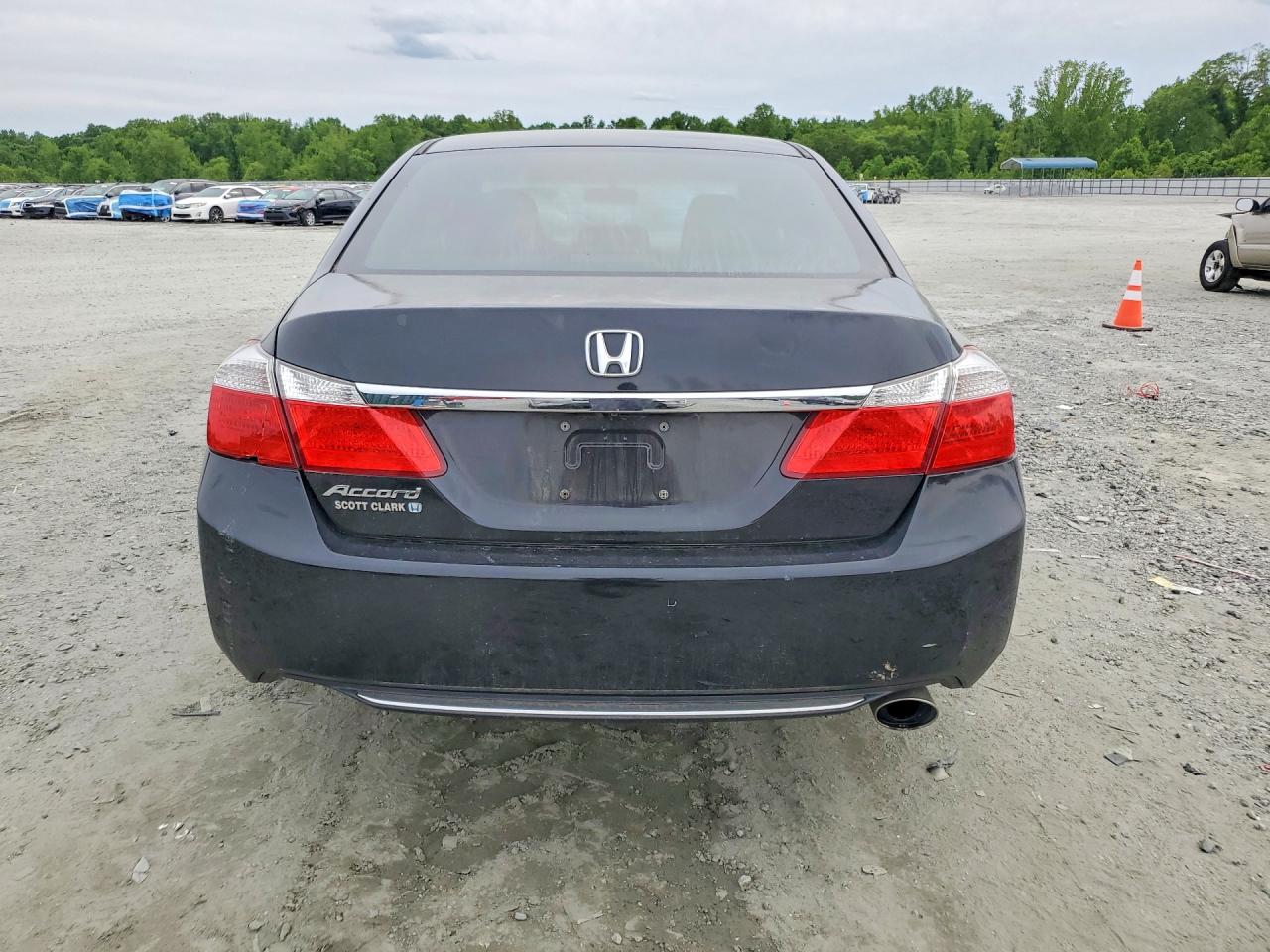 2015 HONDA ACCORD LX photo 11