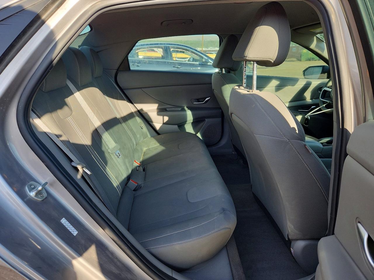 2022 HYUNDAI ELANTRA SEL photo 10