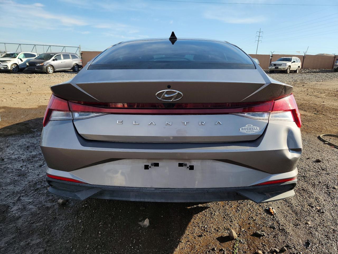 2022 HYUNDAI ELANTRA SEL photo 6