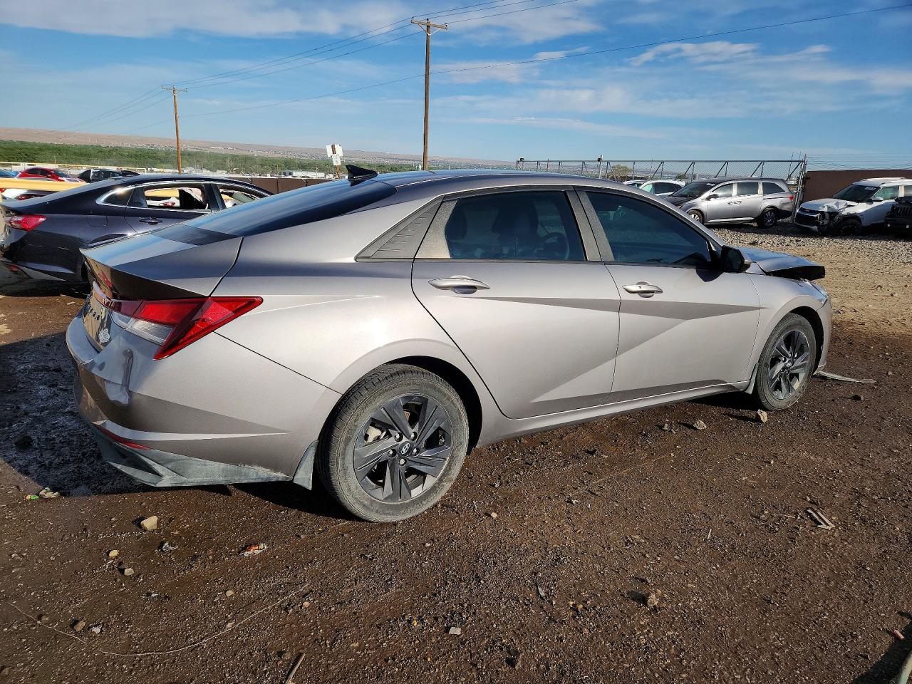 2022 HYUNDAI ELANTRA SEL photo 3