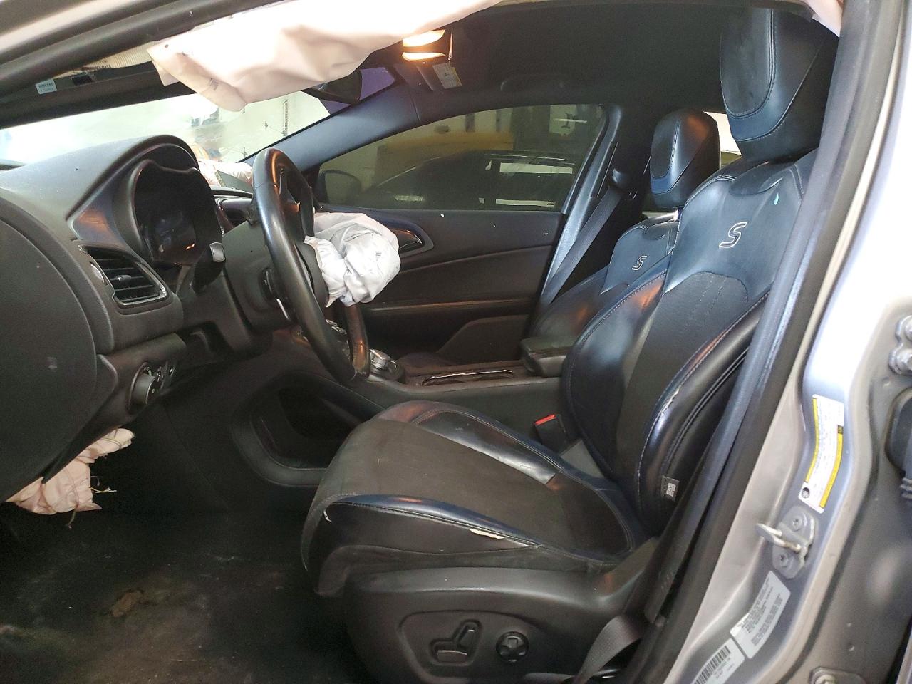 2015 CHRYSLER 200 S photo 19