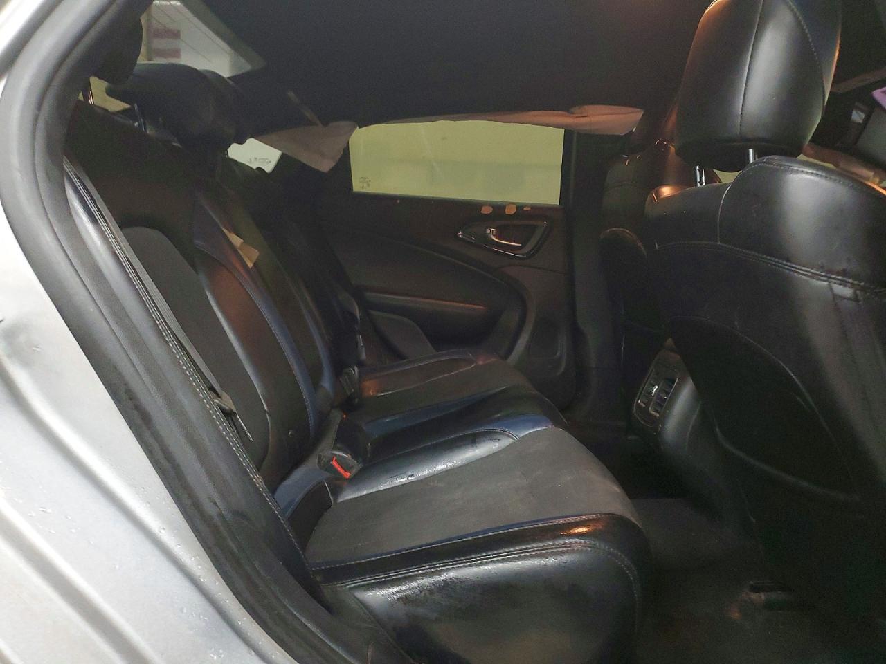 2015 CHRYSLER 200 S photo 28