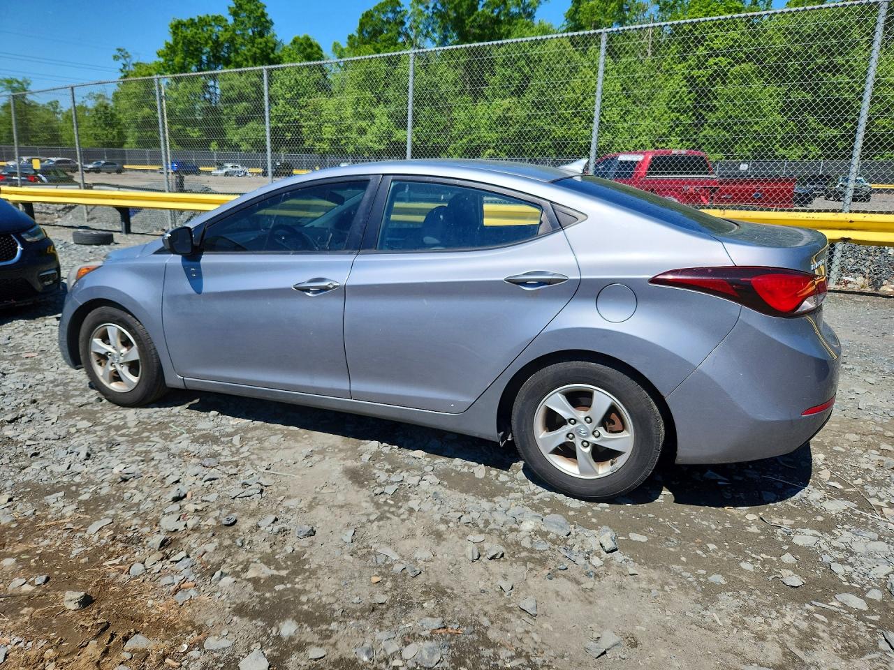 2015 HYUNDAI ELANTRA SE photo 4