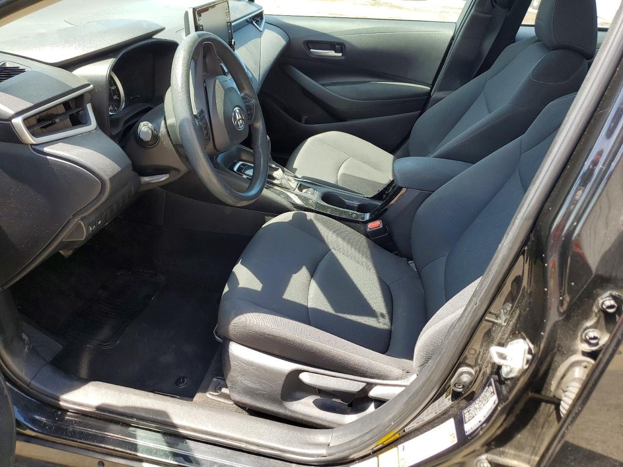 2020 TOYOTA COROLLA LE photo 13
