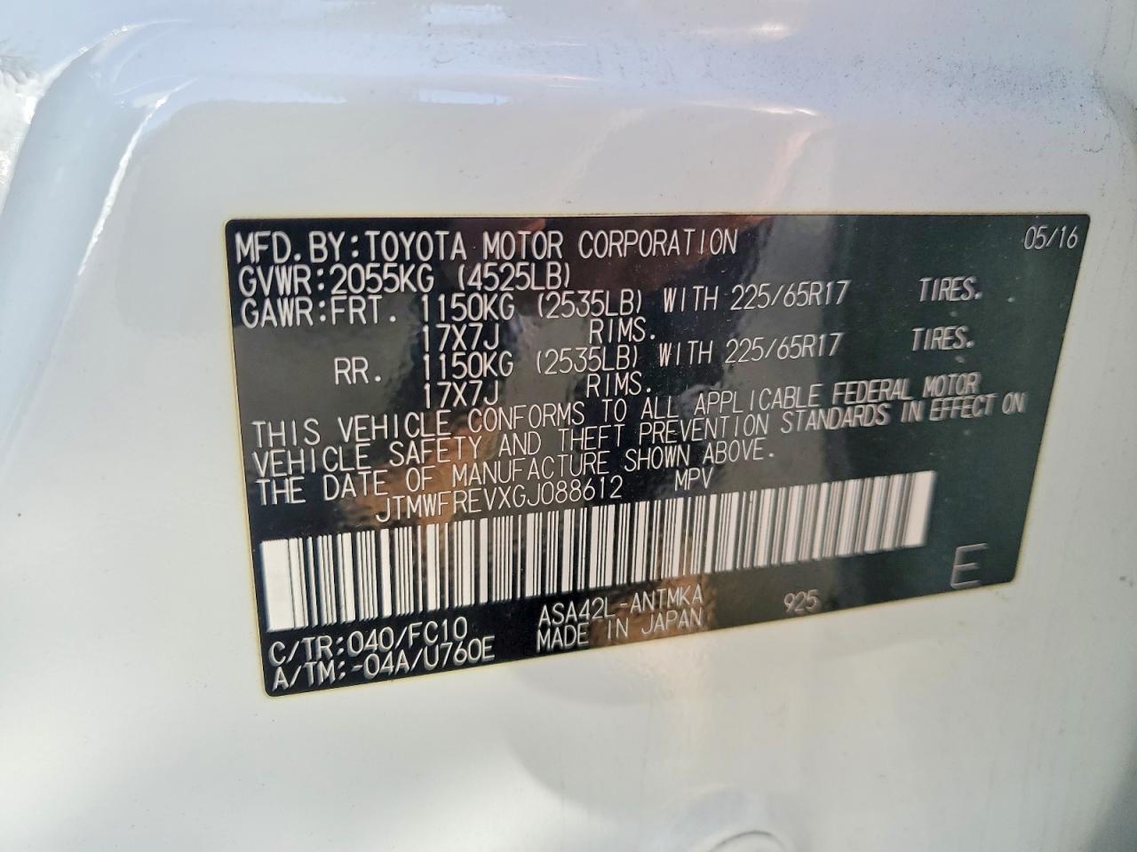 2016 TOYOTA RAV4 XLE photo 37