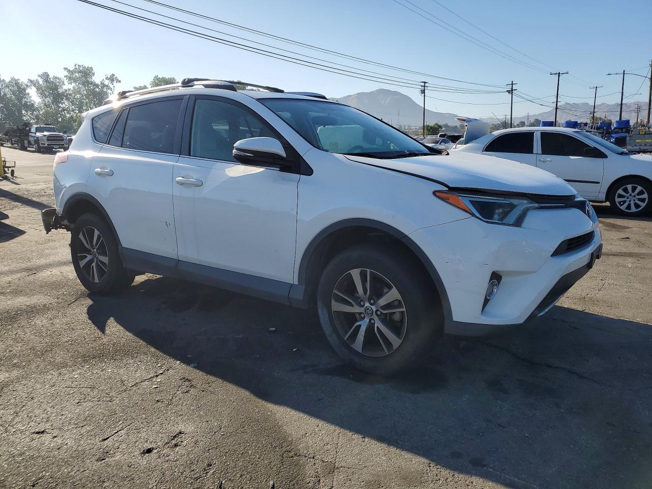 2016 TOYOTA RAV4 XLE photo 10