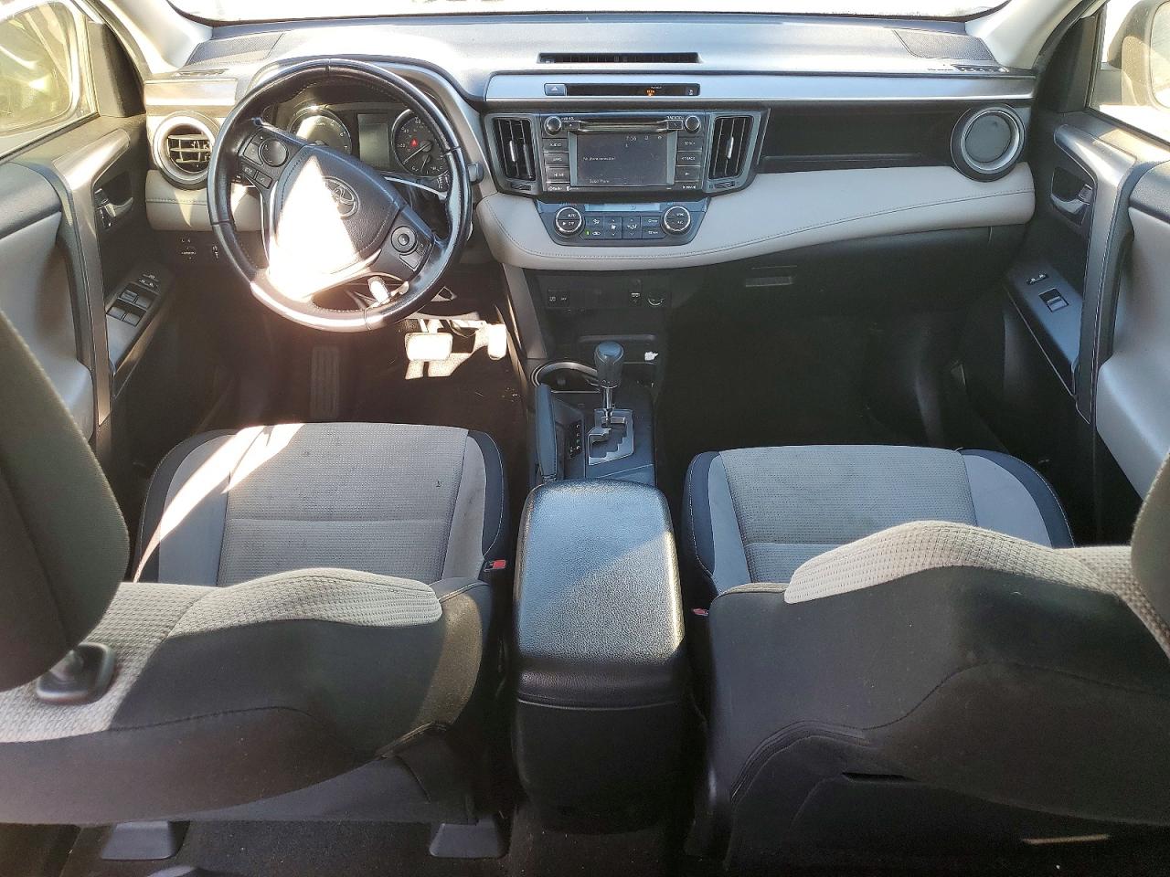 2016 TOYOTA RAV4 XLE photo 22