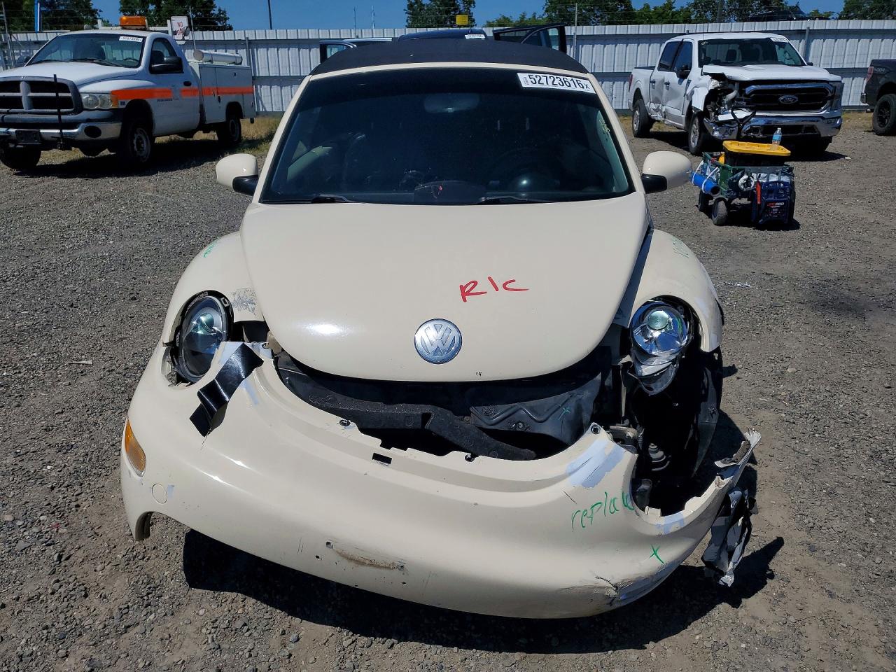 2005 VOLKSWAGEN NEW BEETLE GLS photo 9