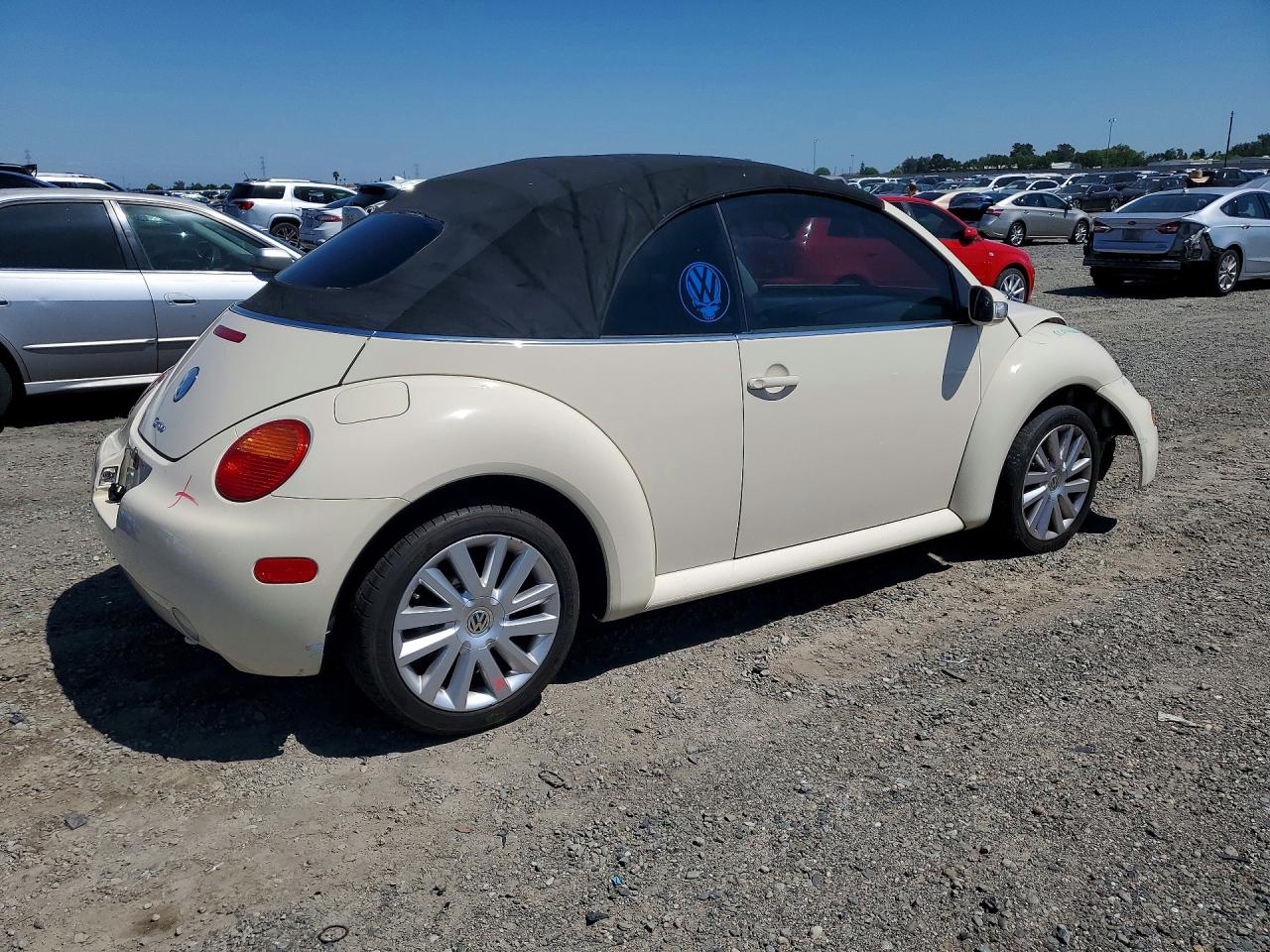 2005 VOLKSWAGEN NEW BEETLE GLS photo 5