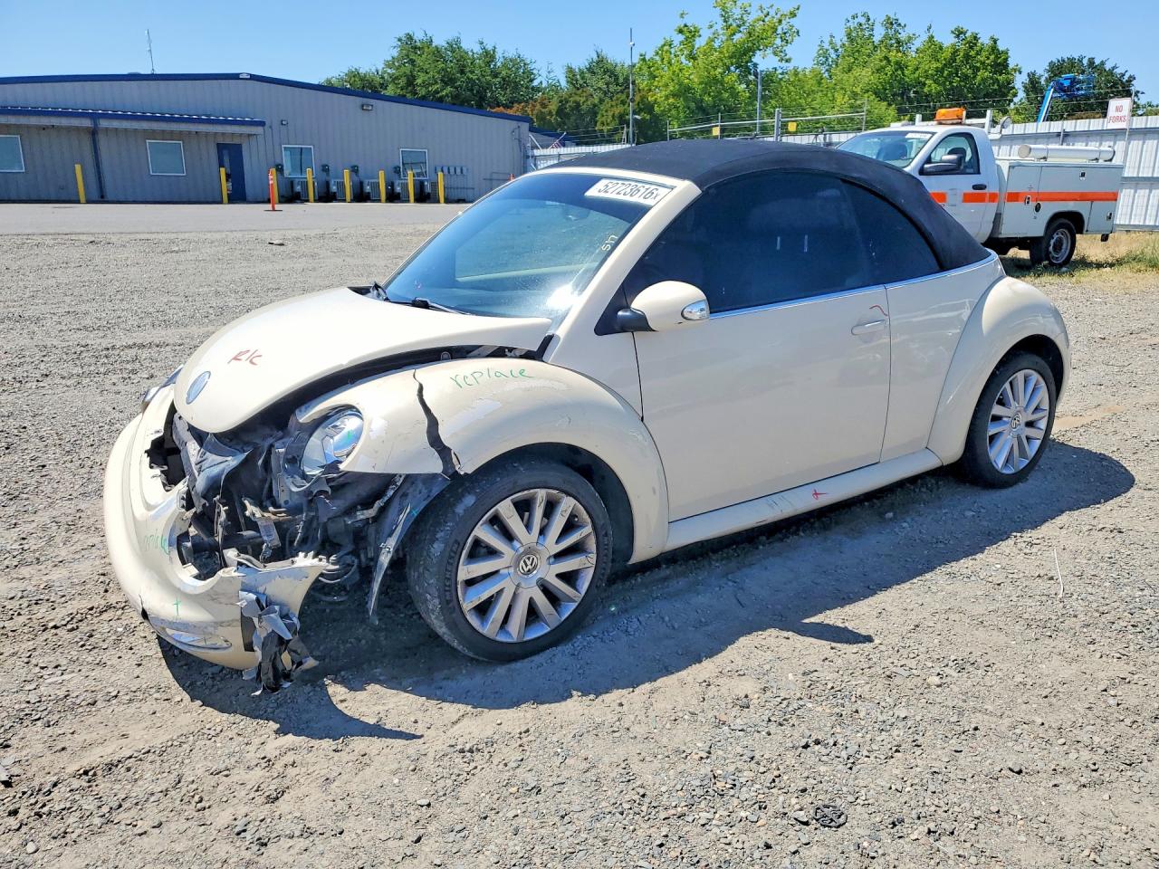 2005 VOLKSWAGEN NEW BEETLE