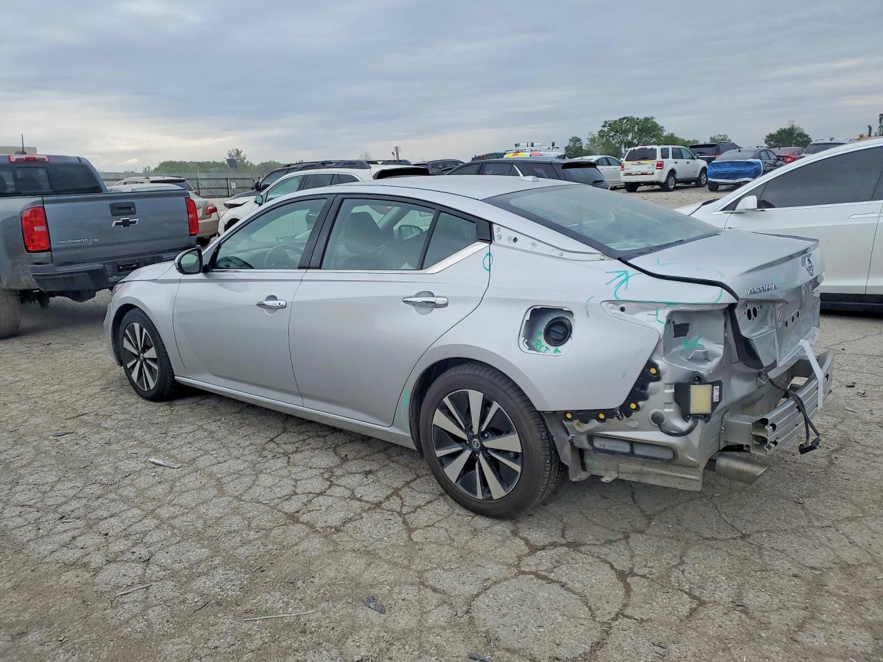 2019 NISSAN ALTIMA SL photo 3