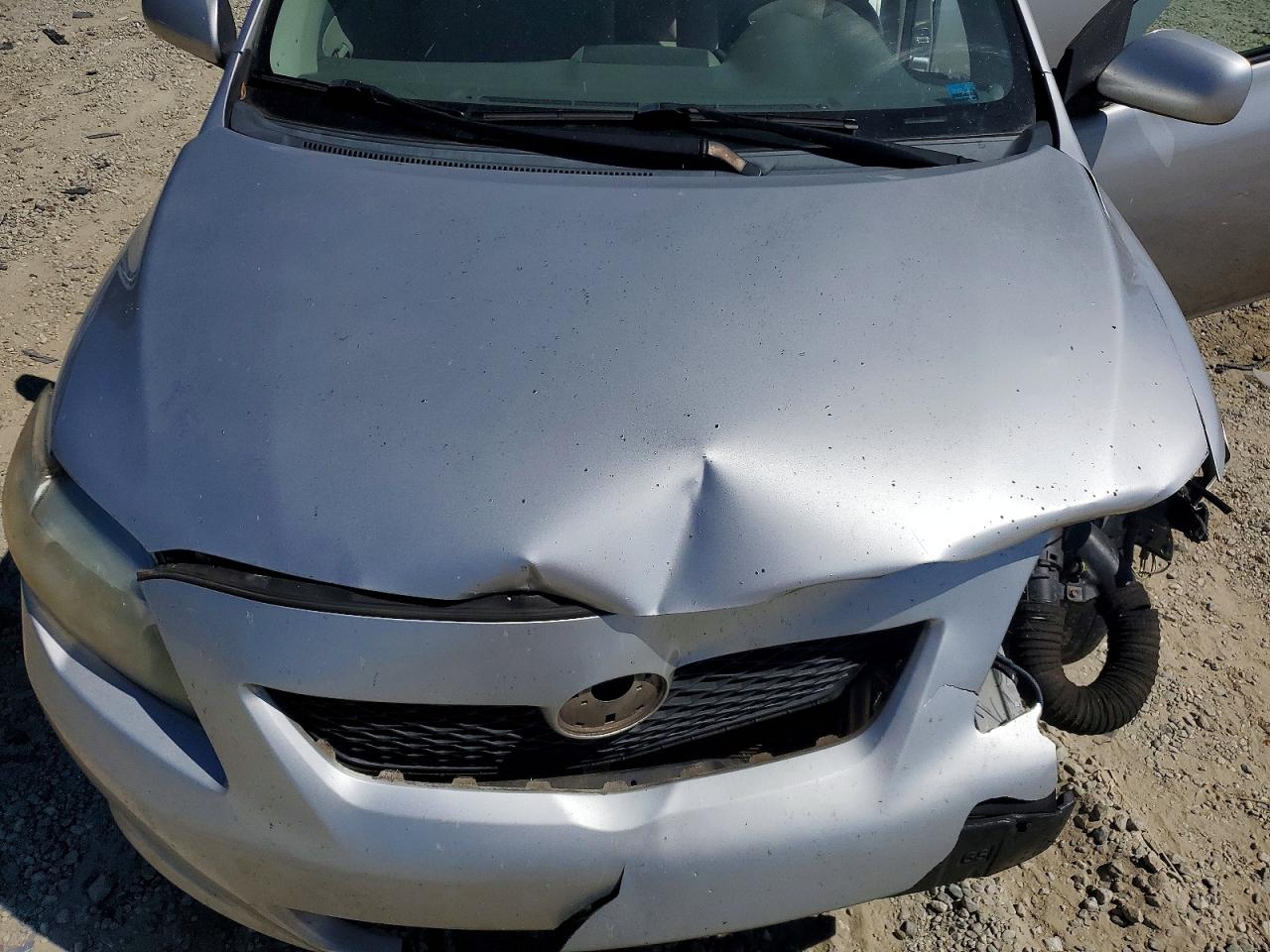 2010 TOYOTA COROLLA LE photo 21