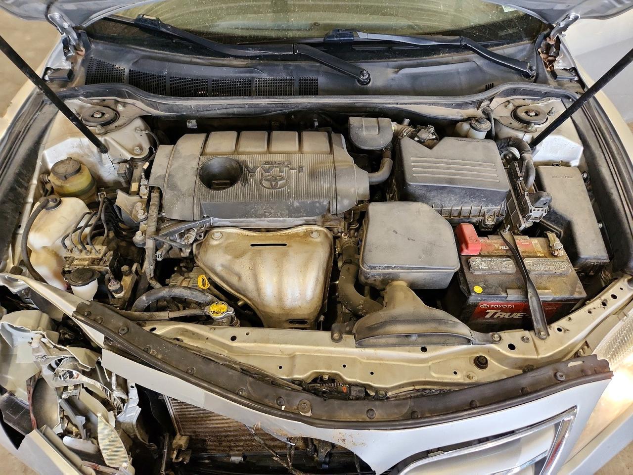 2011 TOYOTA CAMRY XLE photo 21