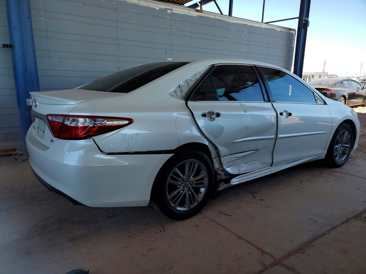 2015 TOYOTA CAMRY SE photo 5