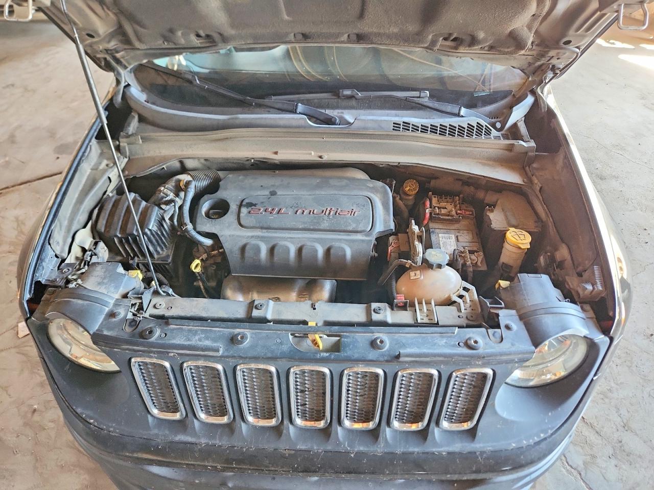 2015 JEEP RENEGADE LATITUDE photo 11