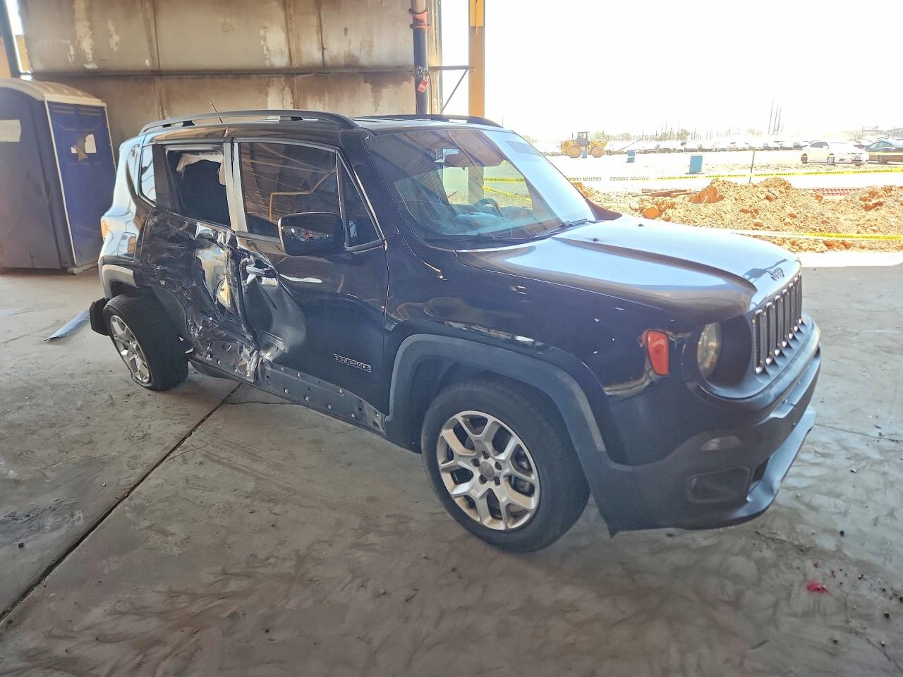 2015 JEEP RENEGADE LATITUDE photo 4