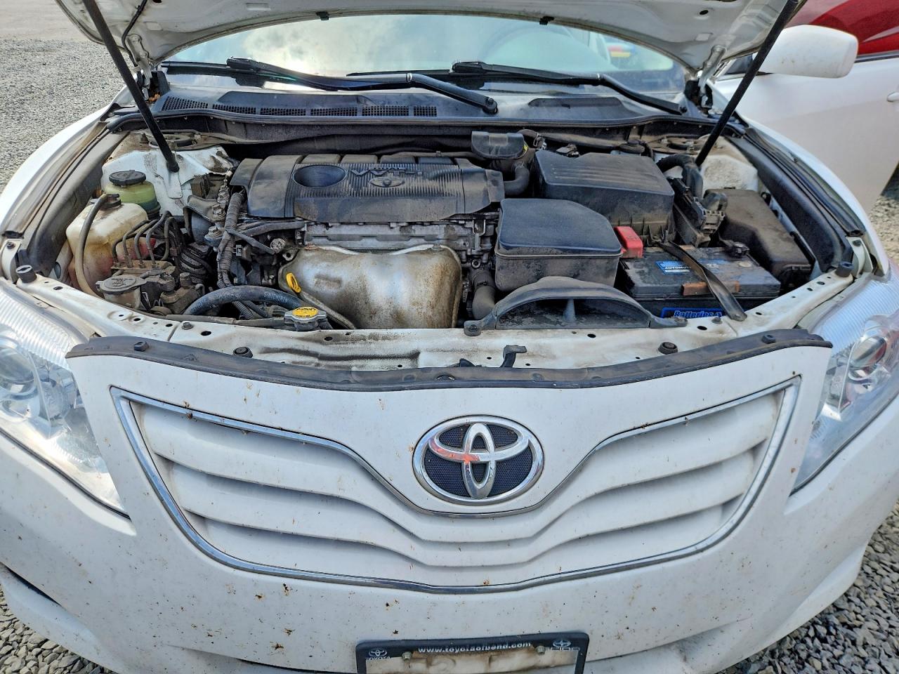 2010 TOYOTA CAMRY LE photo 21