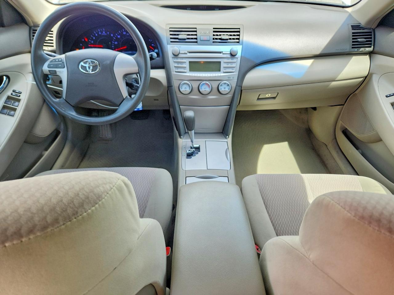 2010 TOYOTA CAMRY LE photo 15