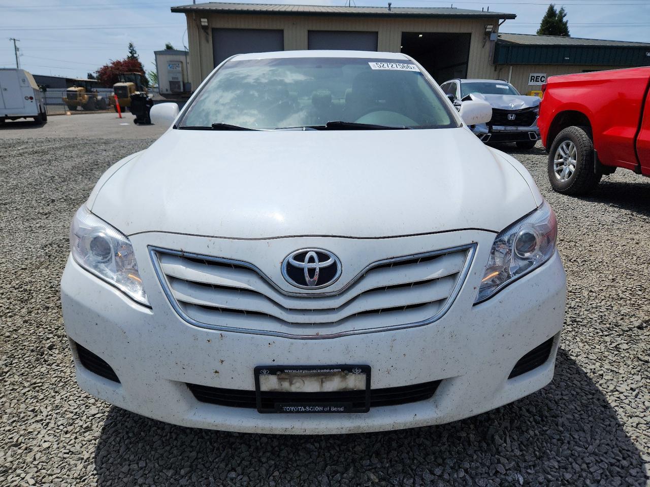 2010 TOYOTA CAMRY LE photo 9