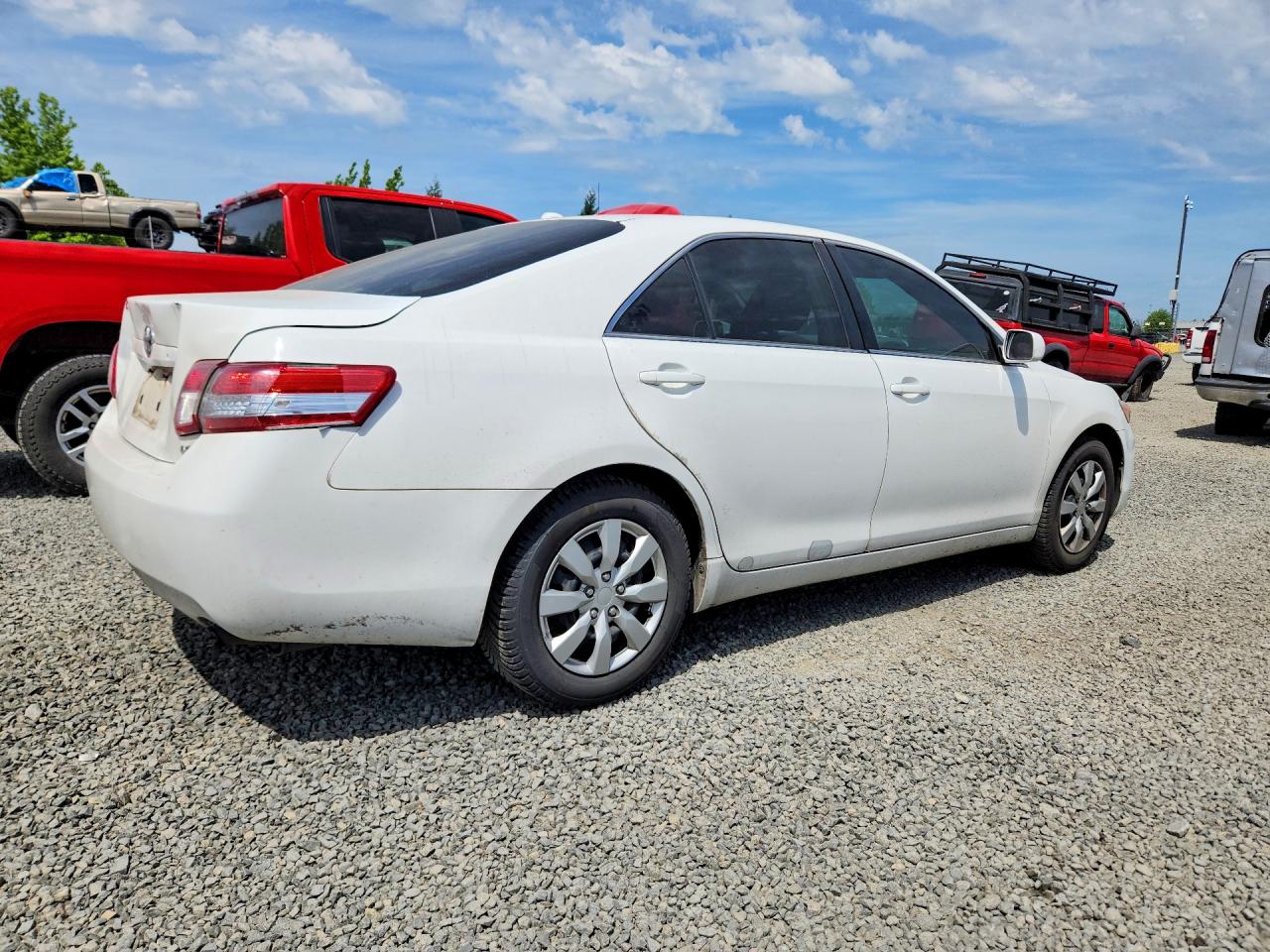 2010 TOYOTA CAMRY LE photo 5