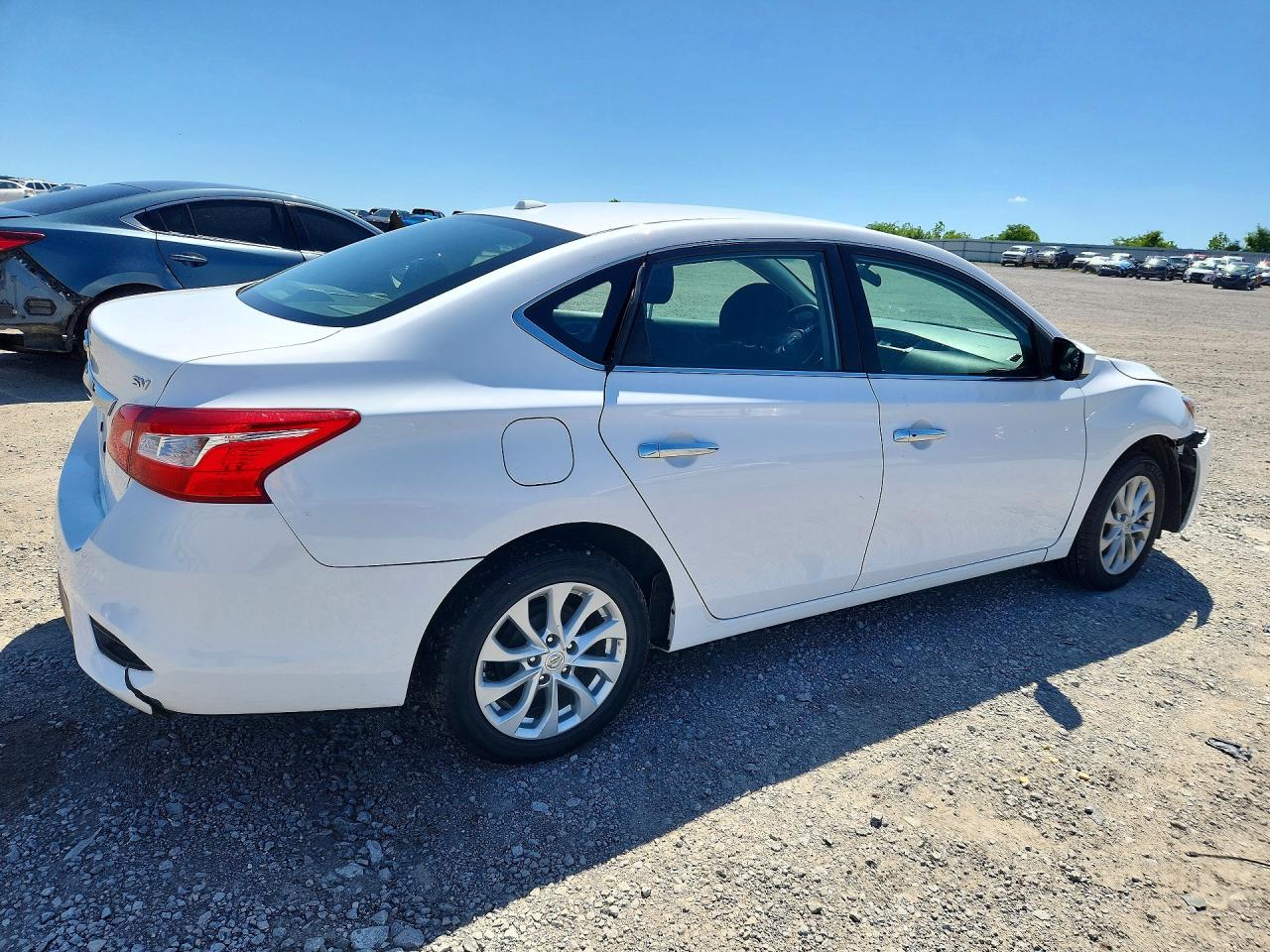 2019 NISSAN SENTRA SV photo 5