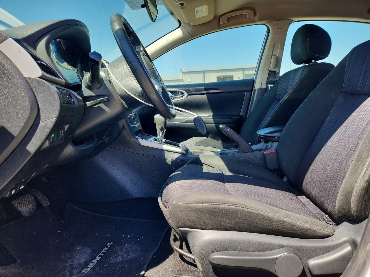 2019 NISSAN SENTRA SV photo 13