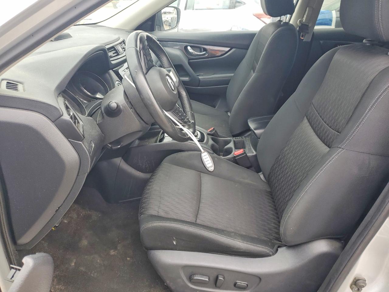 2019 NISSAN ROGUE SV photo 19