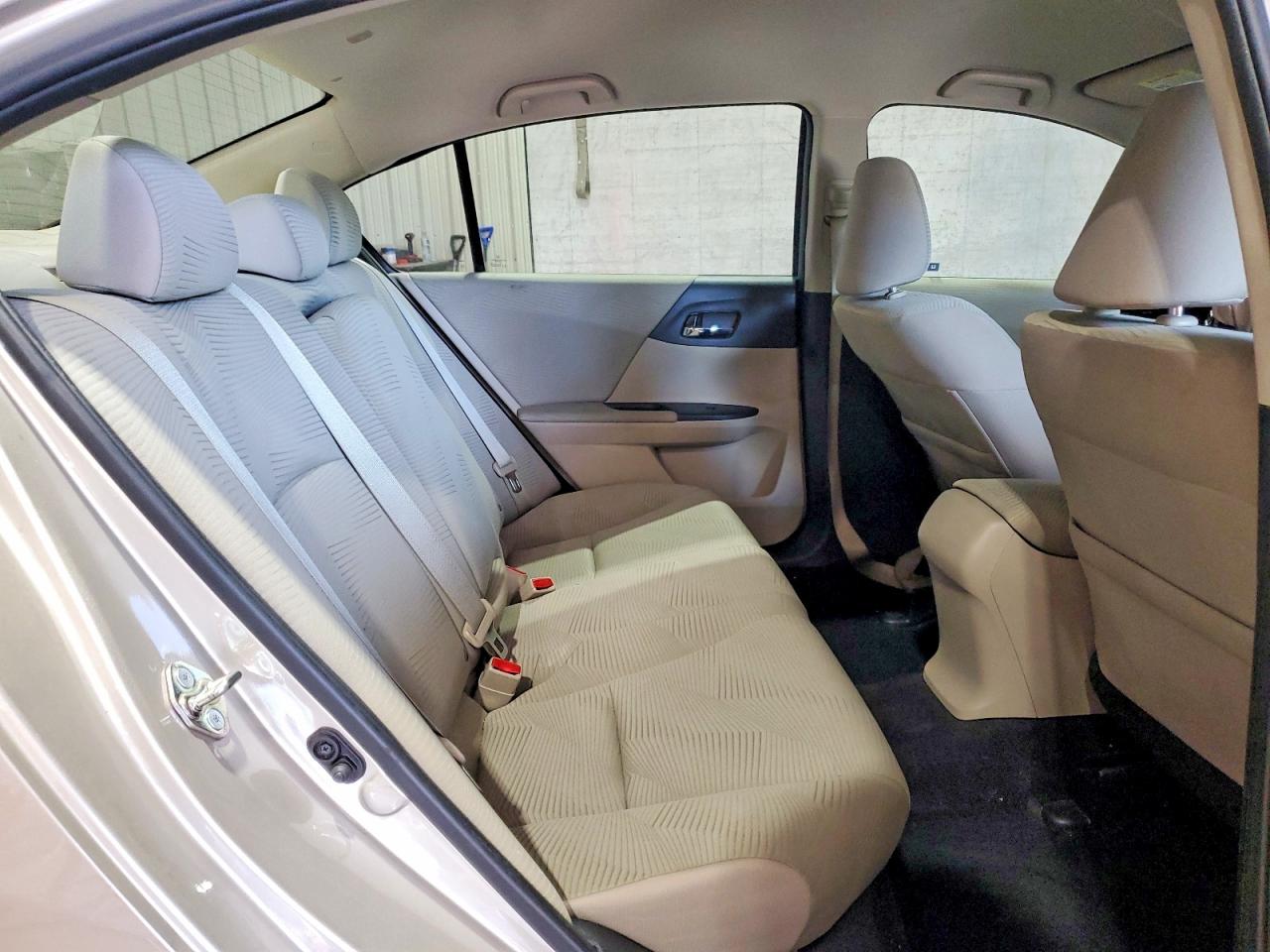 2017 HONDA ACCORD LX photo 28