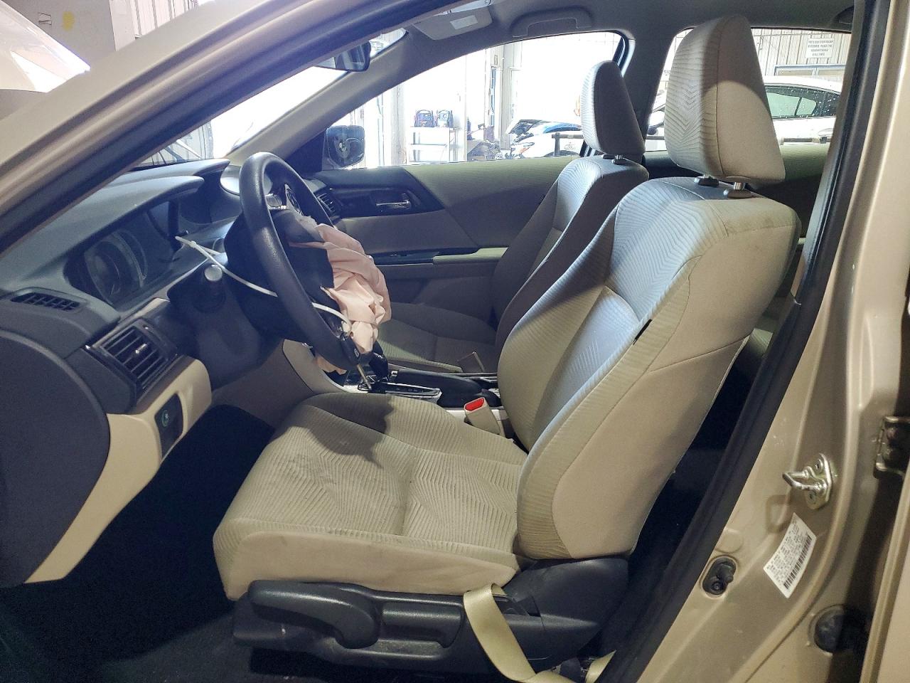 2017 HONDA ACCORD LX photo 19