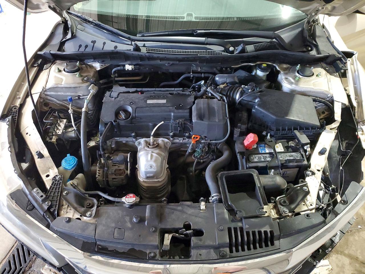 2017 HONDA ACCORD LX photo 31