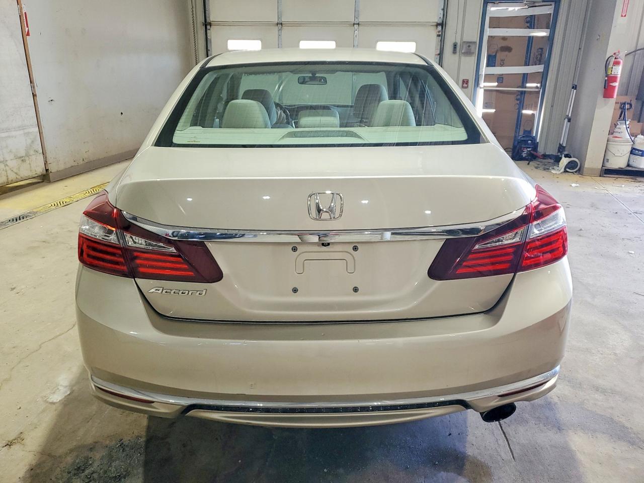 2017 HONDA ACCORD LX photo 16
